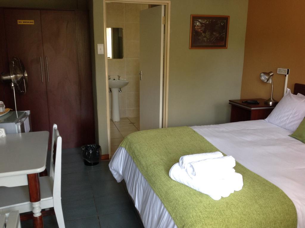 Amigos Bed & Breakfast - No Loadshedding Mbombela Room photo